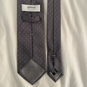 Armani Collezioni Gray White Texture 100% Silk Tie